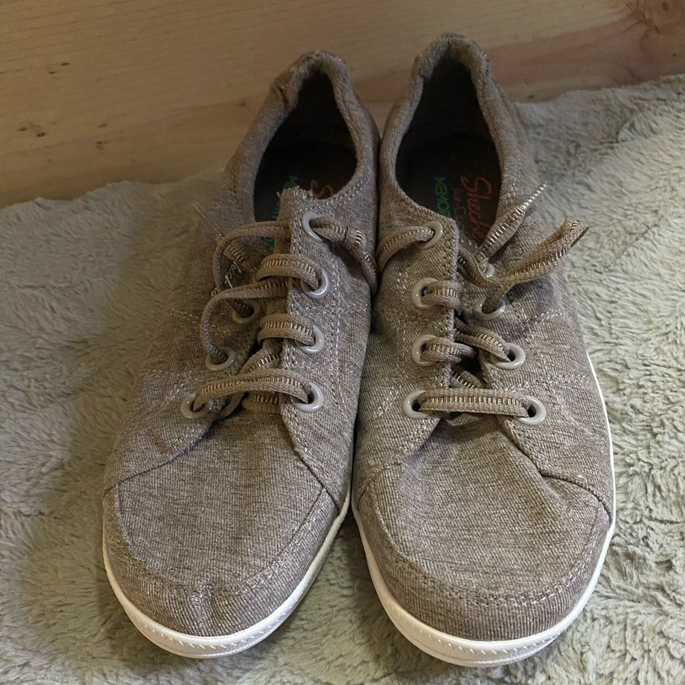Sketchers memory foam, worn twice, good condition